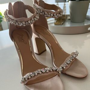 Jewel by Badgley Mischka heels